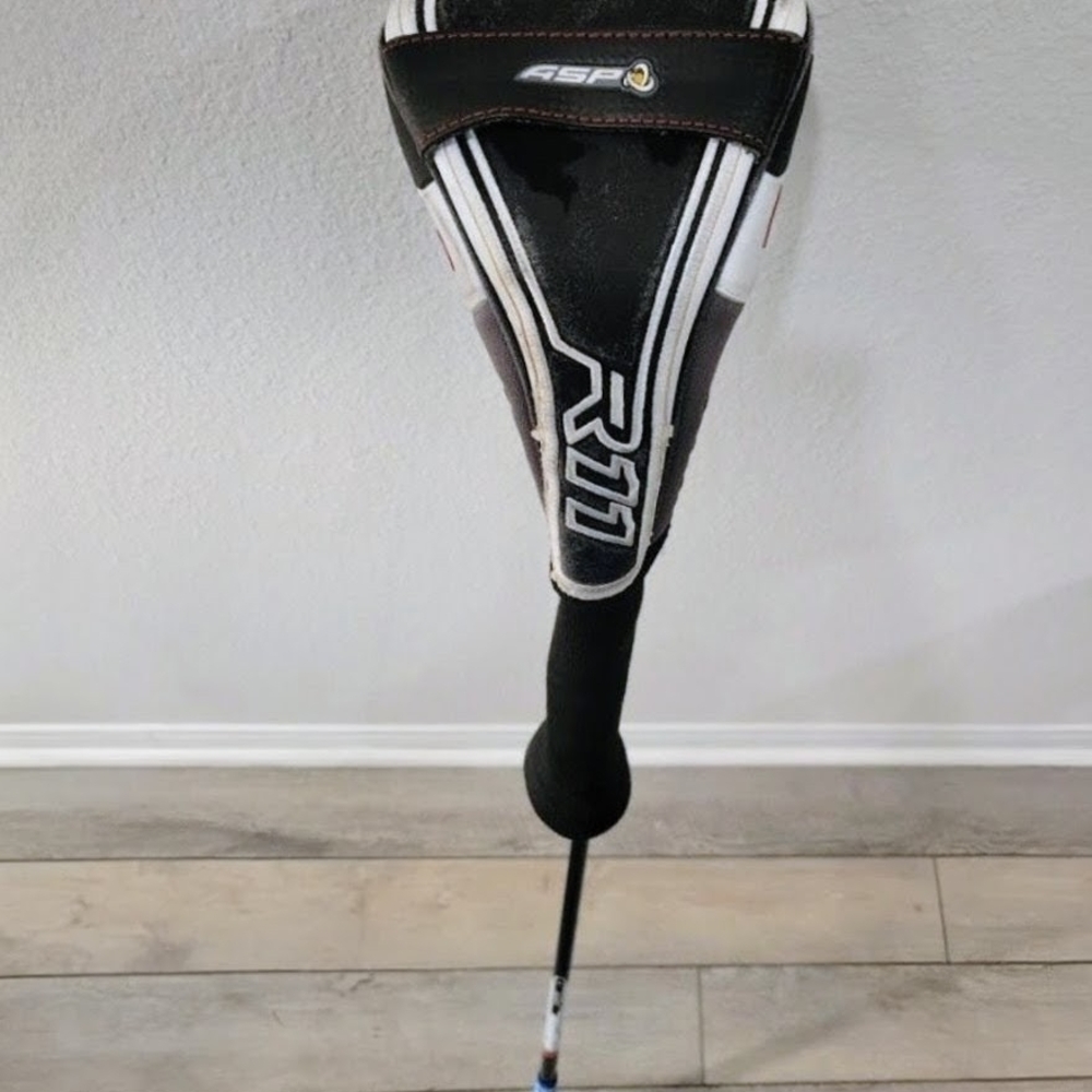 TaylorMade R11 Driver With New Grip - Picture 7 of 8